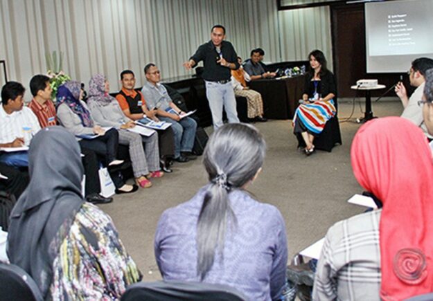 Memahami dan menguasai teknik coaching, belajar menggunakan coaching untuk manajer, menggunakan kompetensi coaching professional dalam perusahaan untuk mencapai target, mengembangkan tim, dan problem solving dengan coaching.