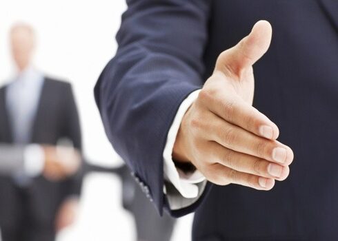 Membantu Adaptasi Karyawan Baru dalam Perusahaan Anda Bagaimana Membantu karyawan baru Anda beradaptasi dengan perusahaan Anda, dan mempercepat proses adaptasi untuk kinerja optimal