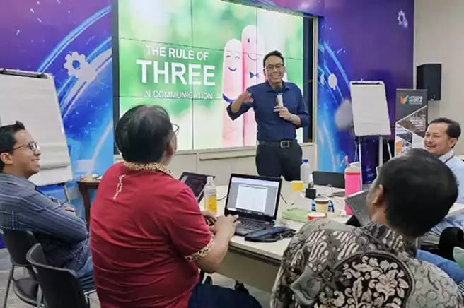 Pelatihan Dua Hari Komunikasi Efektif Indonesia