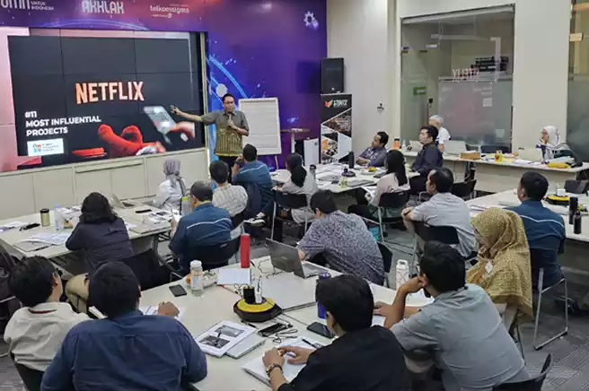Pelatihan Team Development dan Komunikasi Efektif Indonesia